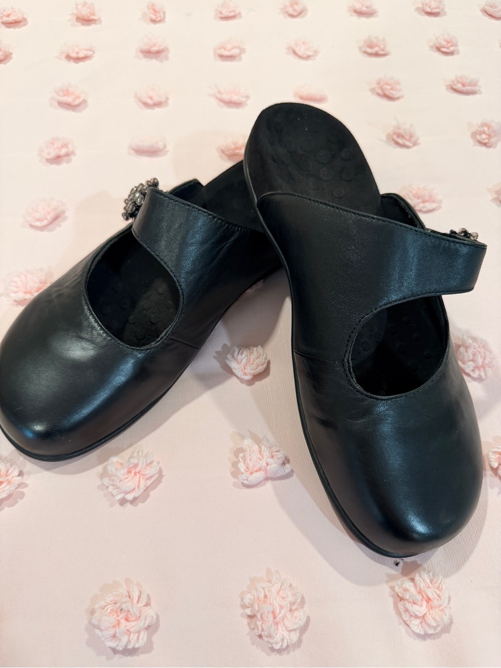 Vionic Black Leather Women's Mary Jane Comfort Slip-On size 10 NWOT
